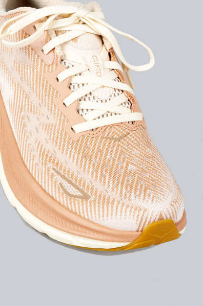 HOKA CLIFTON 9 W SANDSTONE CREAM