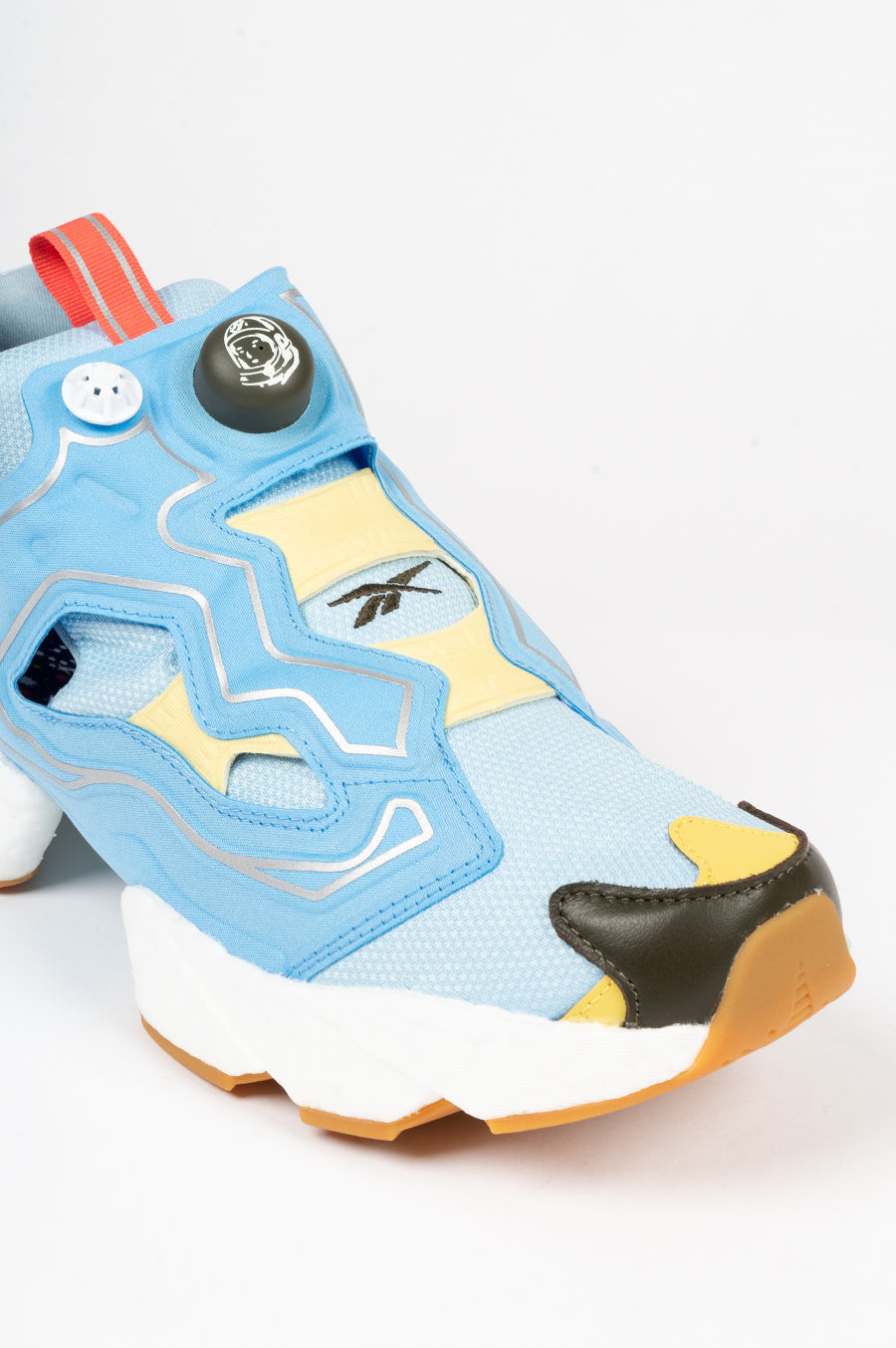 Reebok x bt21 instapump hot sale fury